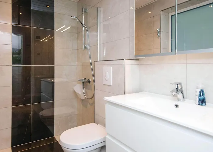 4 Star In Nyaraló *