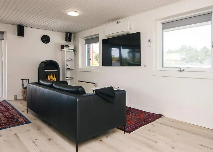 4 Star In בית נופש *