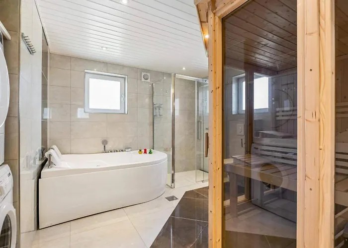 Nyaraló 4 Star In *