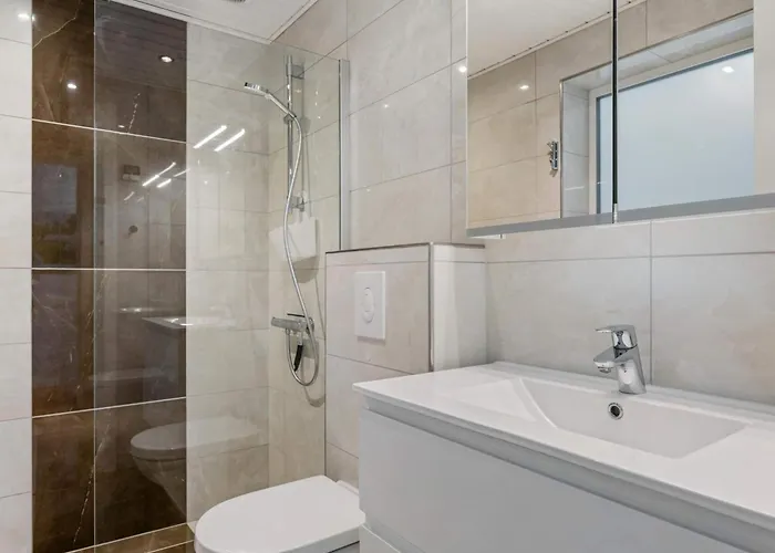 Nyaraló 4 Star In *